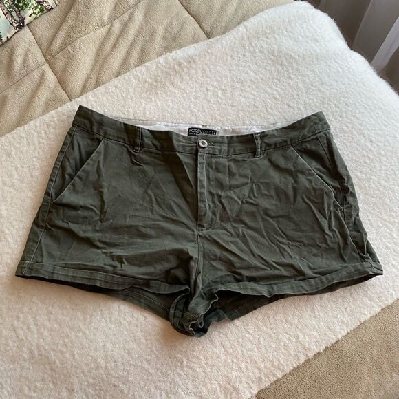 Forever 21+ Forest Green Shorts Size 14 Plus Size - Picture 1 of 6